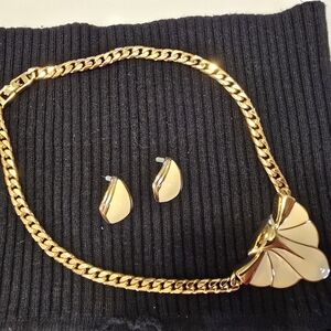 Elegant Gold Necklace and Earring Set